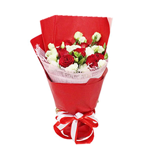 鲜花/爱相随:11枝红玫瑰
包 装:透明玻璃纸内衬，高档红色硬壳