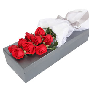 鲜花/深情相拥: 9枝红玫瑰
 [包 装]：雅致绸带束扎，高档