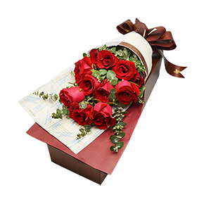 鲜花/浪漫密语: 11枝红玫瑰+尤加利叶点缀
 [包 装]：高
