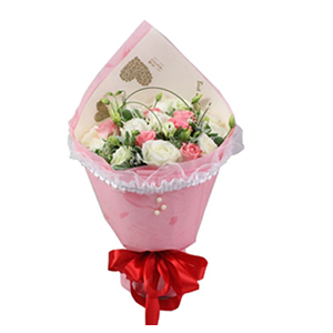 鲜花/幸福的笑容:10枝白色玫瑰，6枝戴安娜玫瑰
包 装:粉色高档包