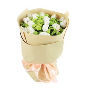鲜花/绿野仙踪:19支白玫瑰
包 装:高档油皮纸圆形包裹，淡橙色丝
