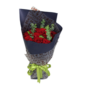 鲜花/等你:19枝红玫瑰
包 装:高档灰色亮面纸、英文雾面纸包