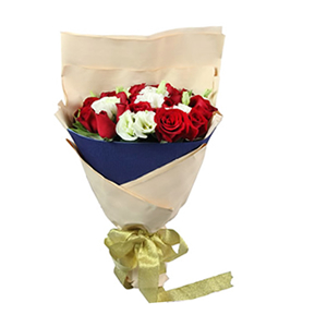鲜花/最美的邂逅:21枝红玫瑰
包 装:高档牛皮纸、蓝色包装纸扇面艺