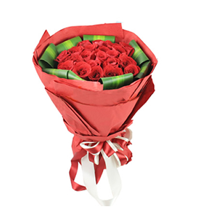 鲜花/爱之火:21枝红玫瑰
包 装:多层火红色手揉纸包裹，红白双