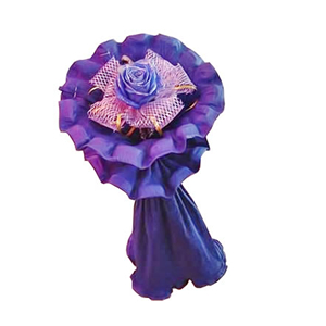 鲜花/灵秀: 一枝蓝色妖姬
 [包 装]：网纱内衬，紫色卷