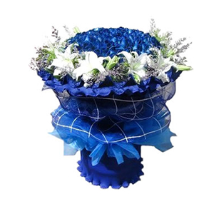 鲜花/蓝色至爱: 蓝色妖姬66枝，百合11枝
 [包 装]：蓝