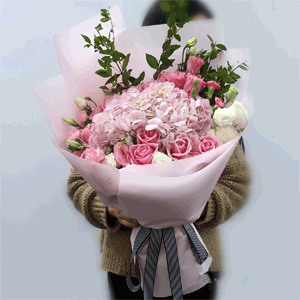鲜花/生日快乐:9枝粉玫瑰 2只粉色绣球 高级配草
花 语:亲爱的